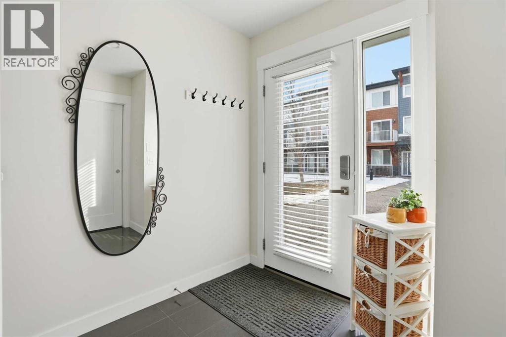 70, 111 Rainbow Falls Gate