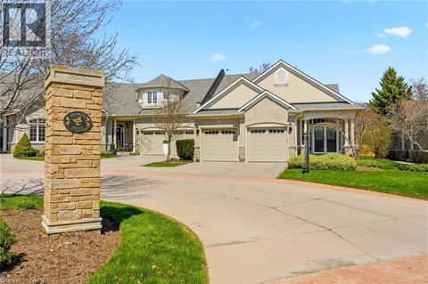 4172 STONEBRIDGE Crescent Burlington ON L7M4N2