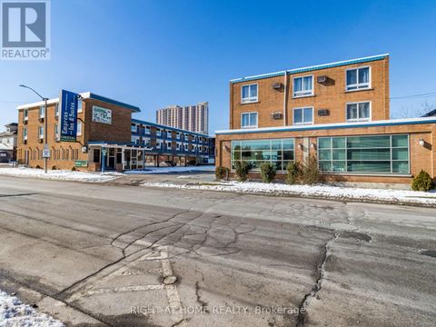 5951 CLARK AVENUE Niagara Falls (Clifton Hill) ON L2G3W3