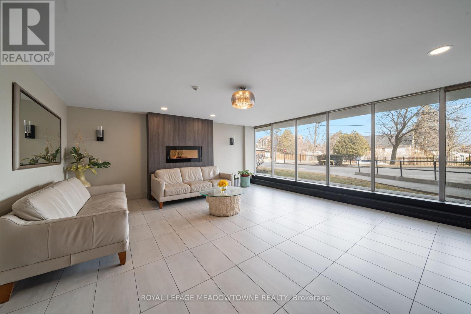 PH #8 - 1100 CAVEN STREET