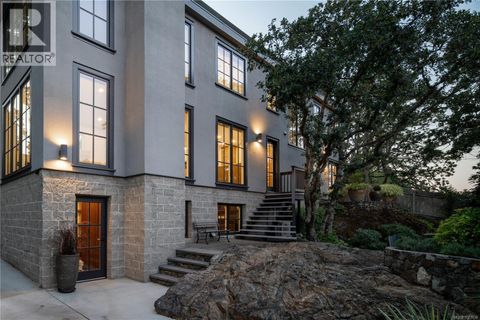 2175 Granite St Oak Bay BC V8S3G8