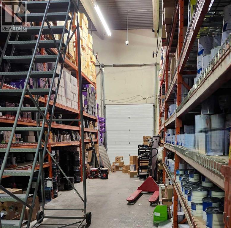 2, 2219 35 Avenue NE