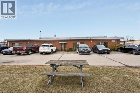 51 COVINGTON Street Hamilton ON L8E2Y4