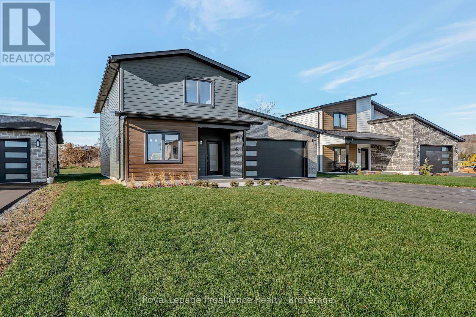 44 FRASER DRIVE