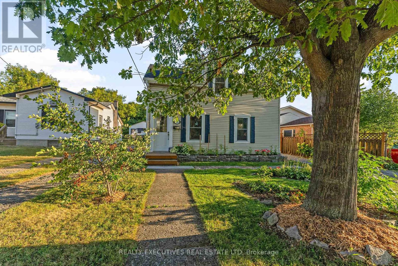 89 CHURCHILL STREET