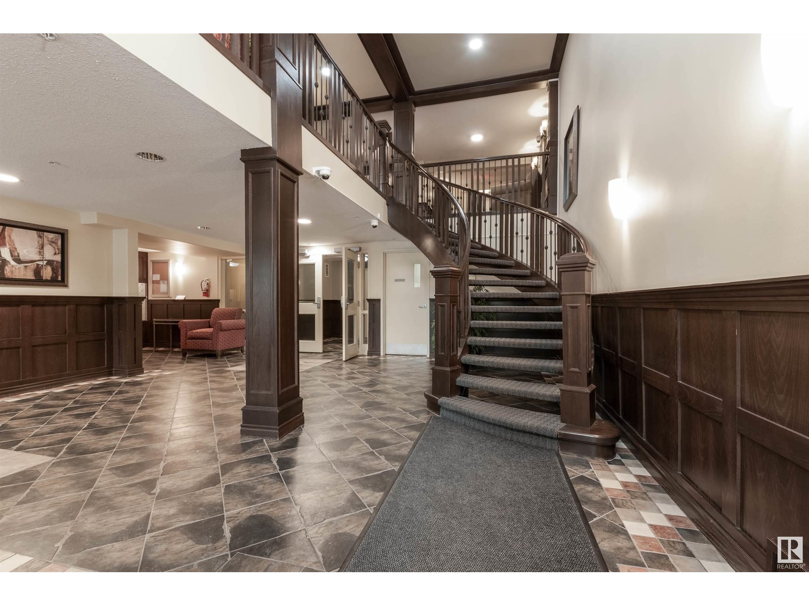 #107 7510 89 ST NW
