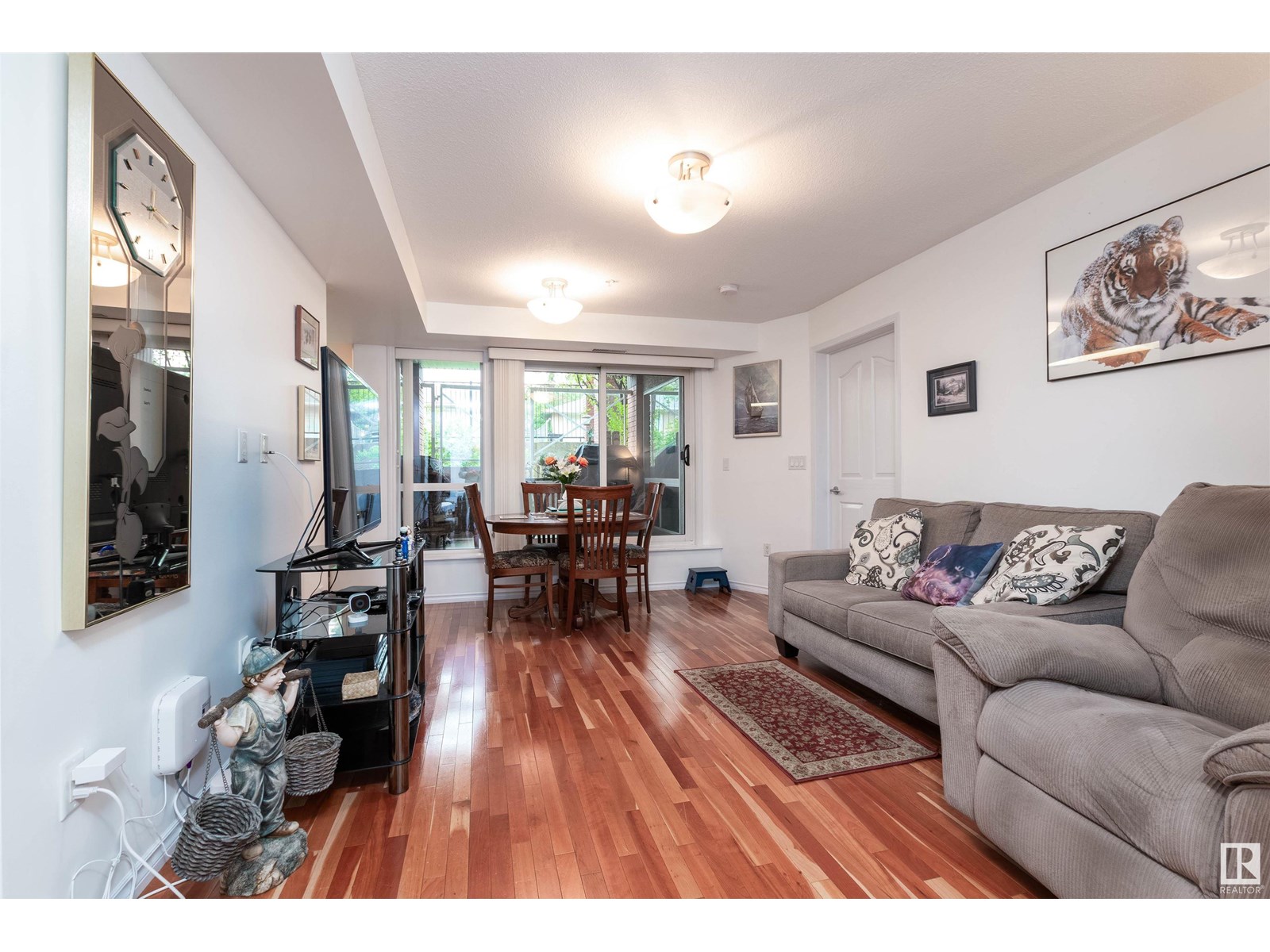 #107 7510 89 ST NW
