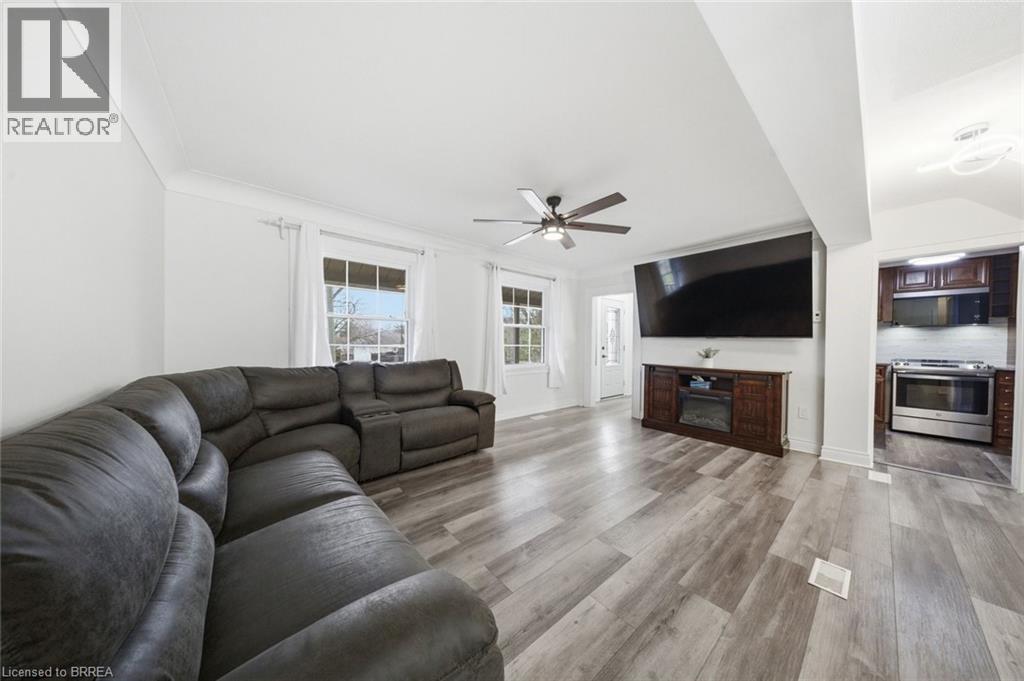 7 BARRY Drive