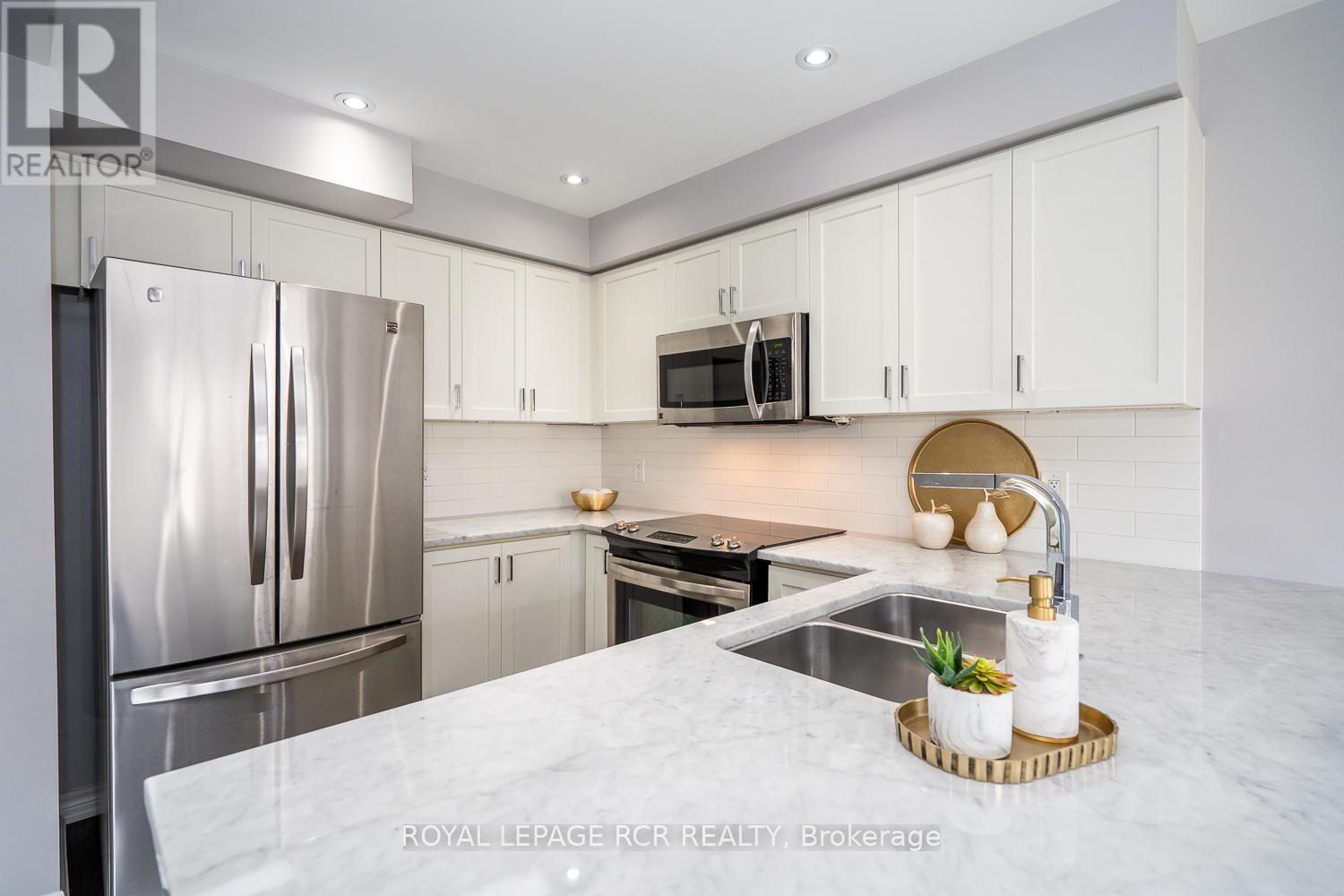 233 THOMPSON ROAD
