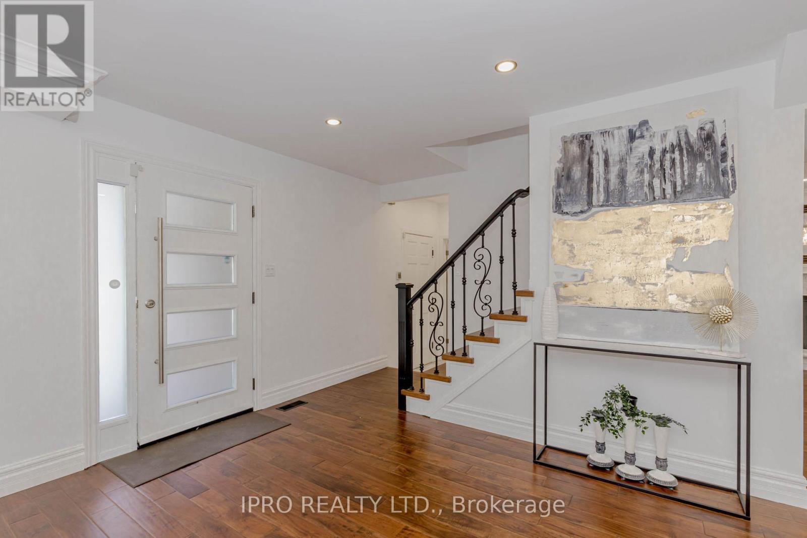 1073 MESA CRESCENT