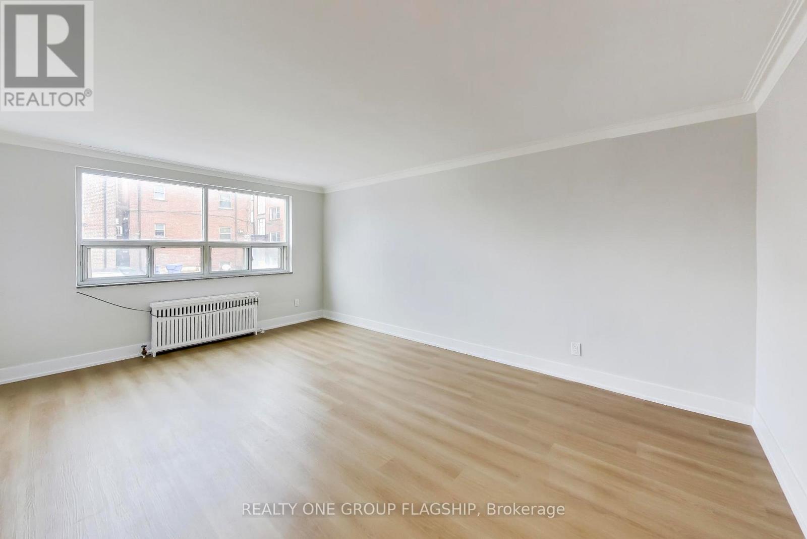 4 - 7 ELMWOOD AVENUE S