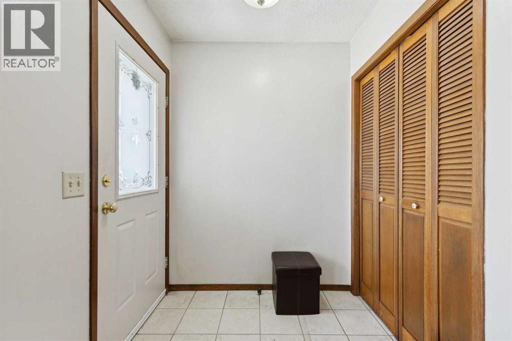 156 Falshire Close NE