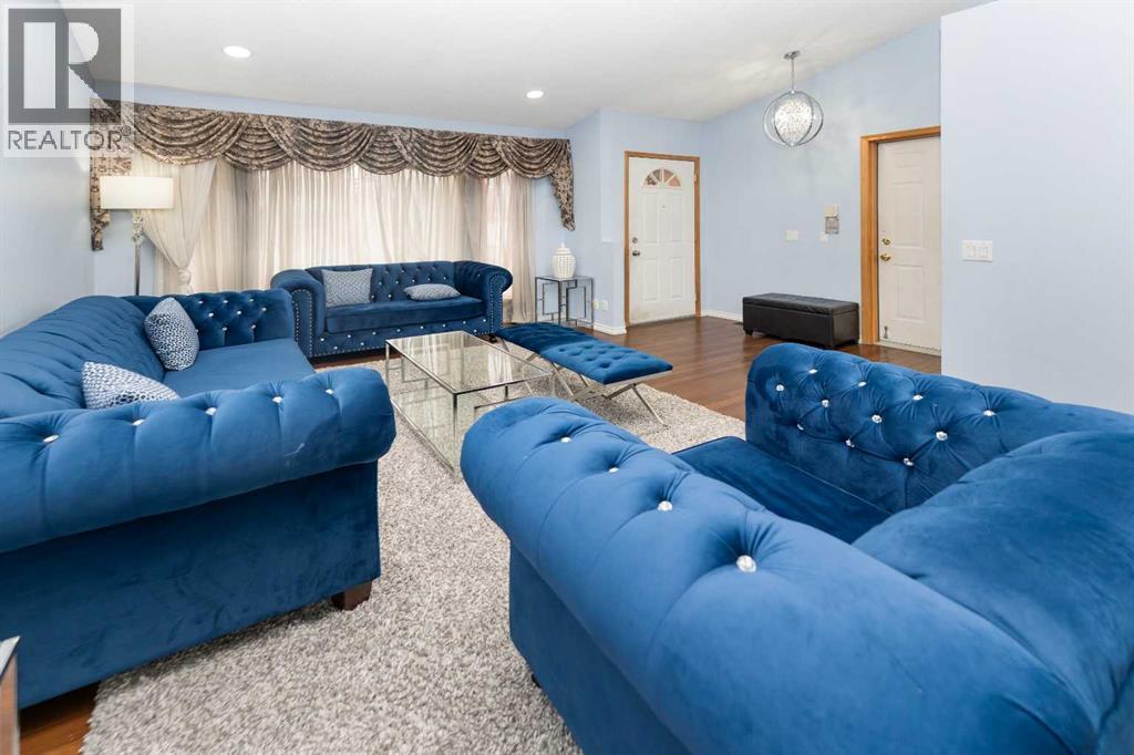 18 Coral Sands Place NE