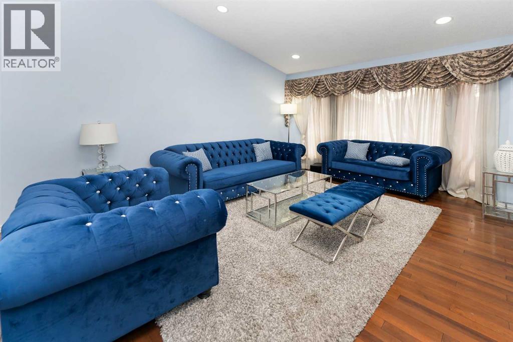 18 Coral Sands Place NE