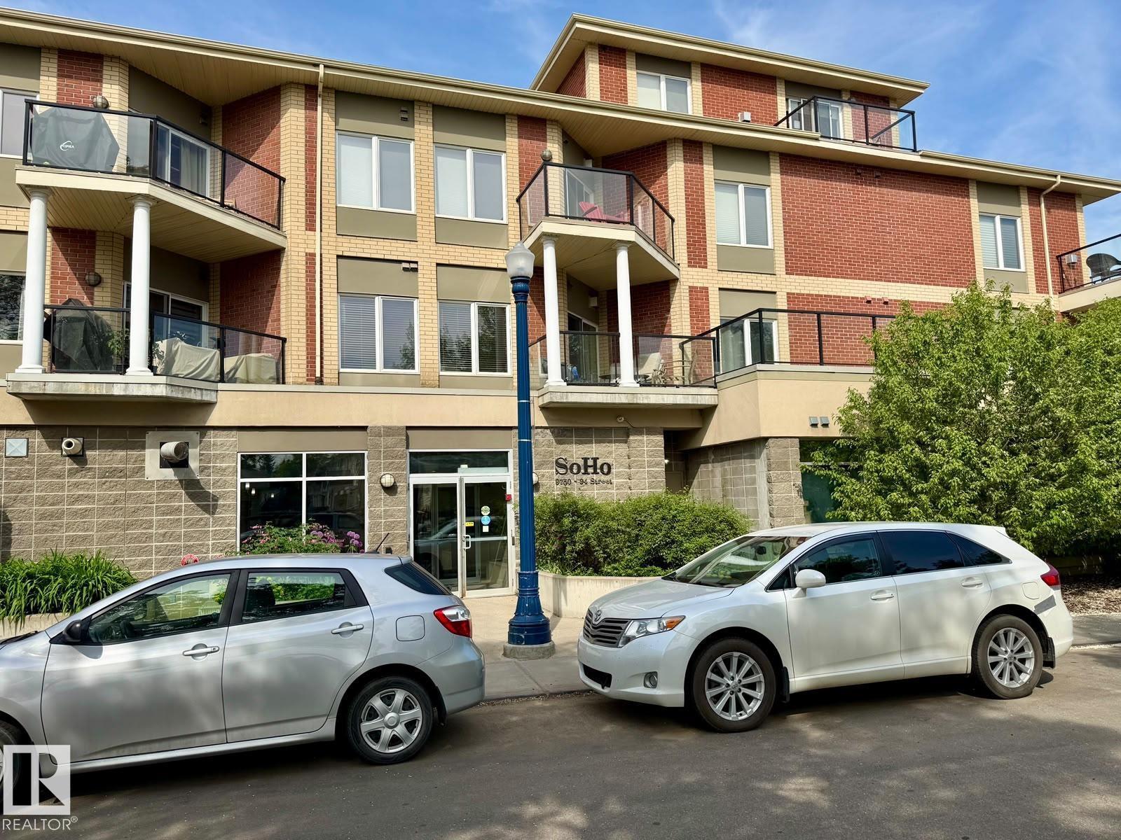 #405 9750 94 ST NW