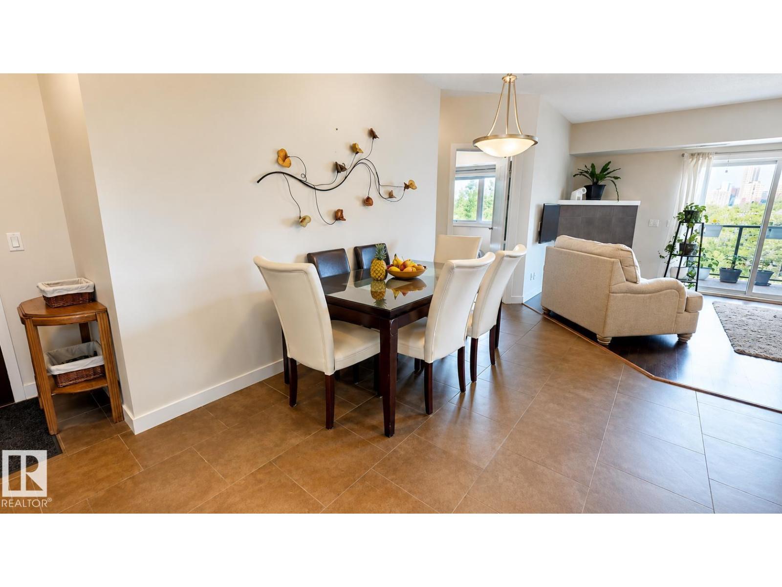 #405 9750 94 ST NW