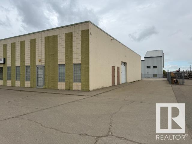 3912 74 AV NW