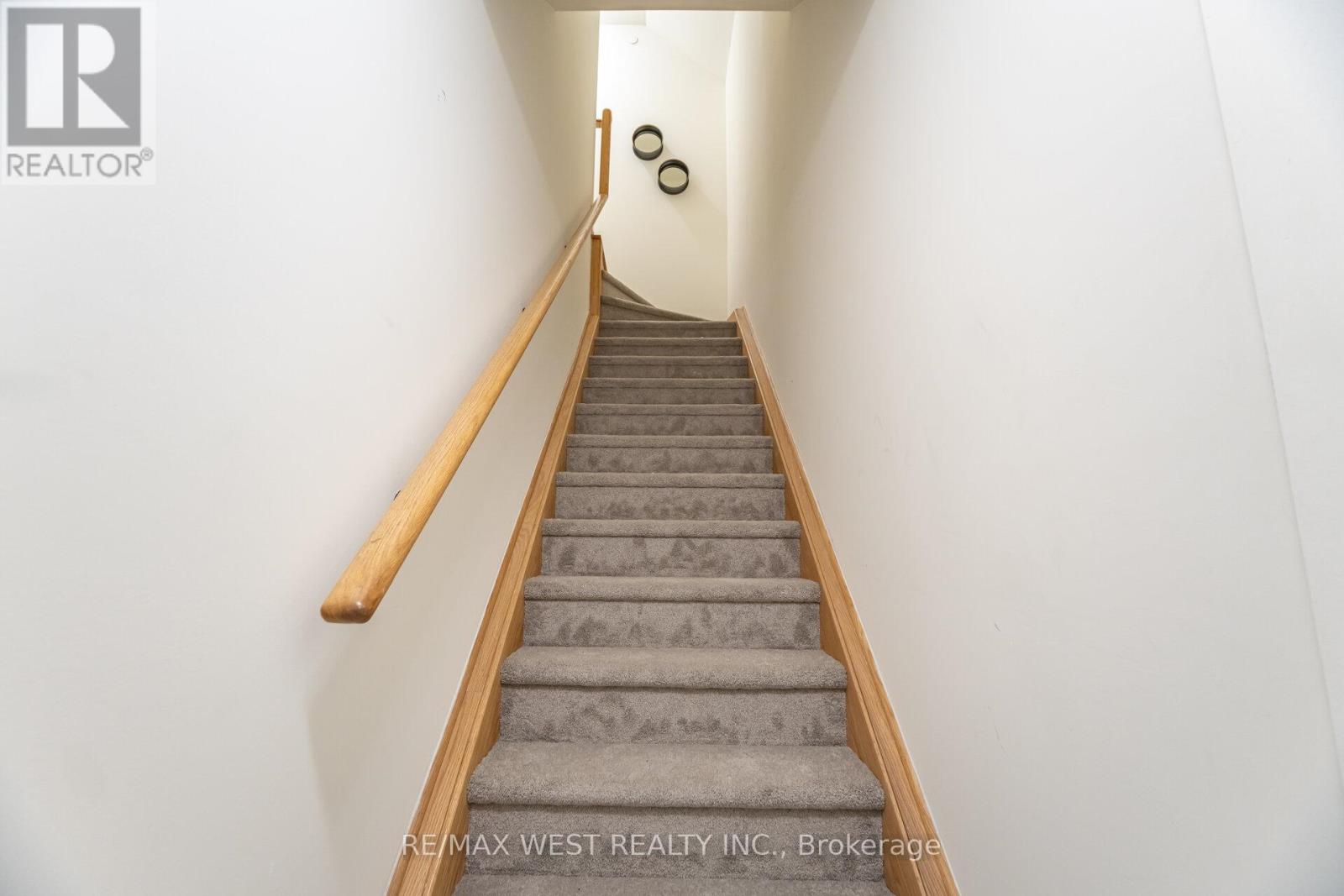 27 - 165 TAPSCOTT ROAD N