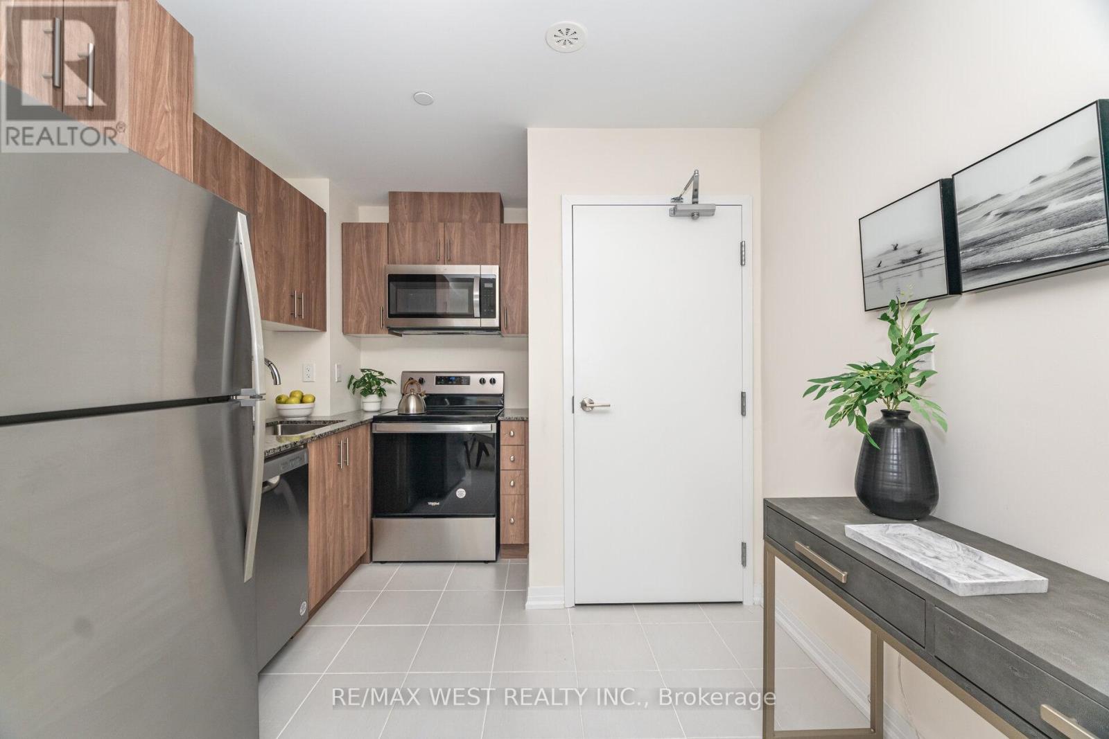 27 - 165 TAPSCOTT ROAD N