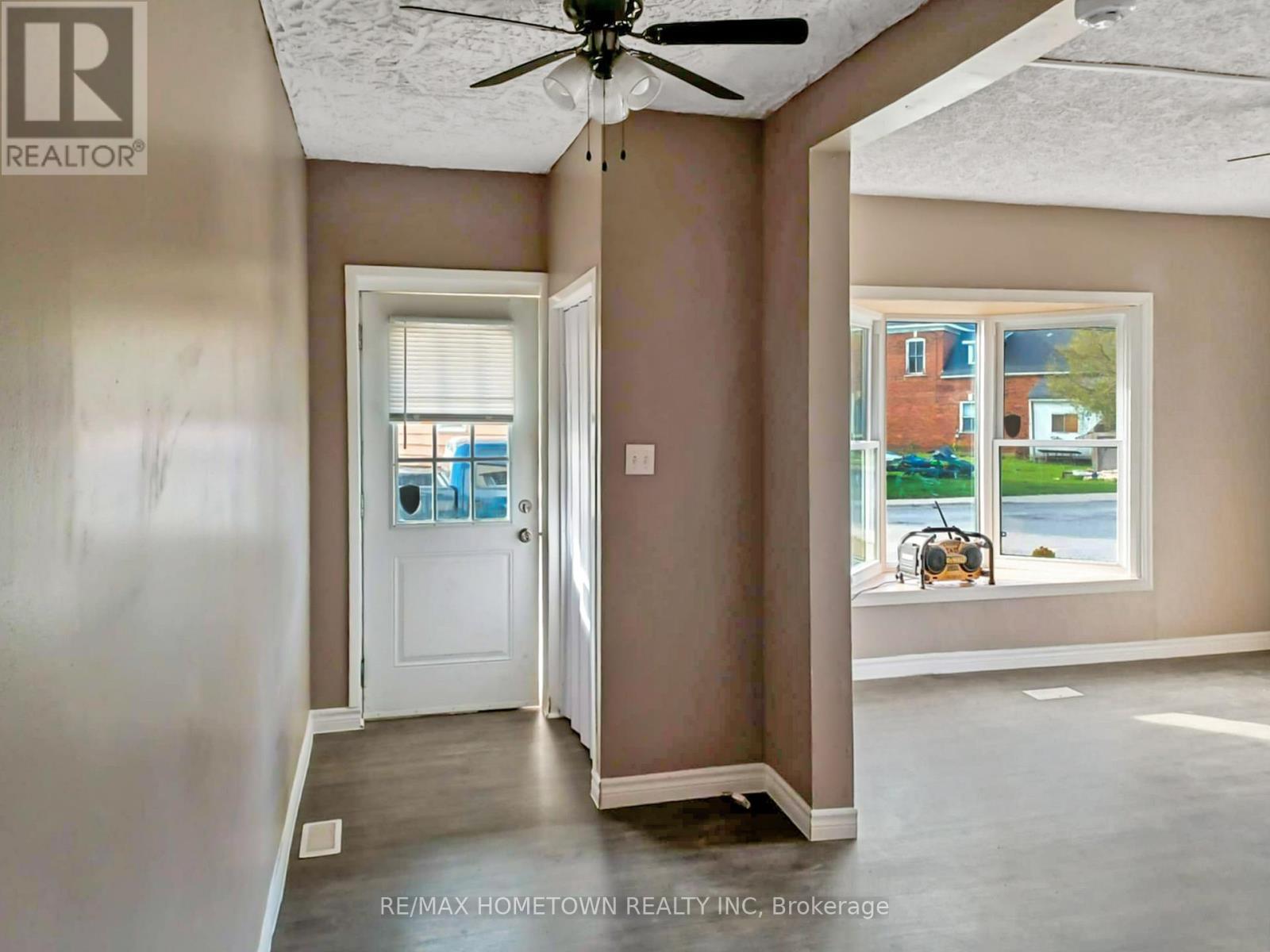5 ROBINSON AVENUE