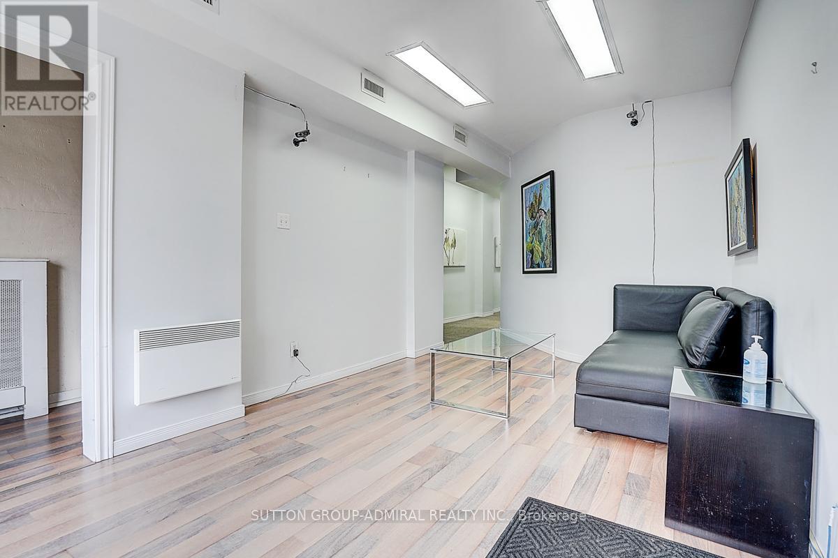 1184 EGLINTON AVENUE W