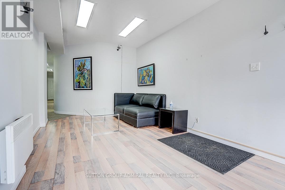 1184 EGLINTON AVENUE W