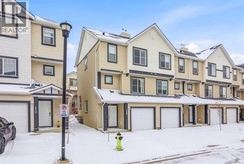 166 Everhollow Heights SW Calgary AB T2Y5B3
