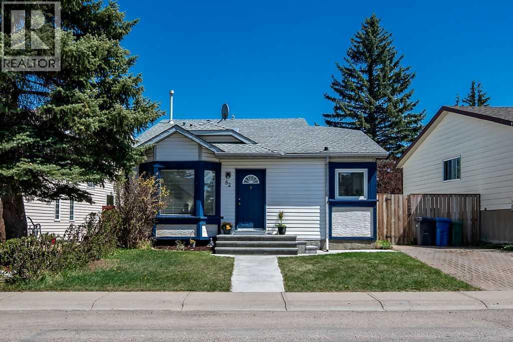 52 Hunters Crescent