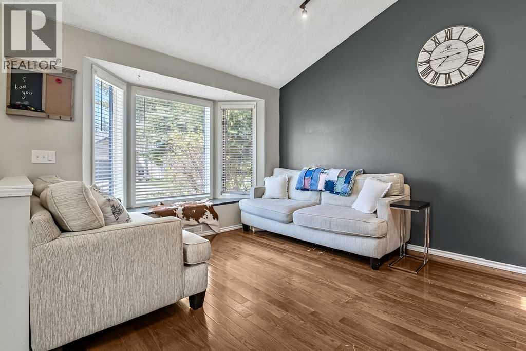 52 Hunters Crescent
