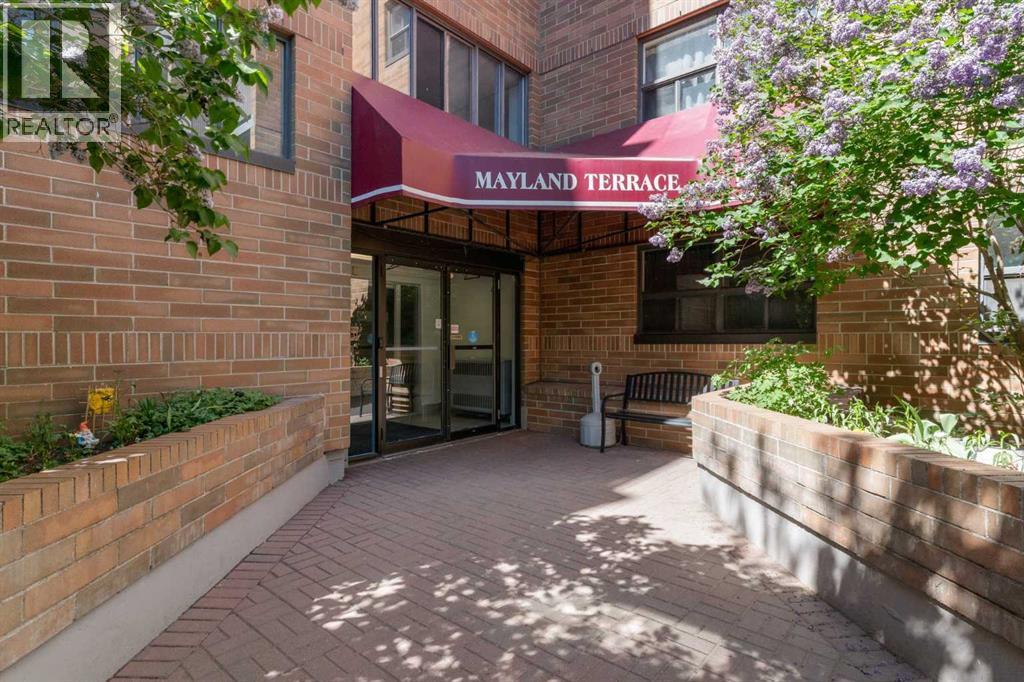 303, 30 Mchugh Court NE