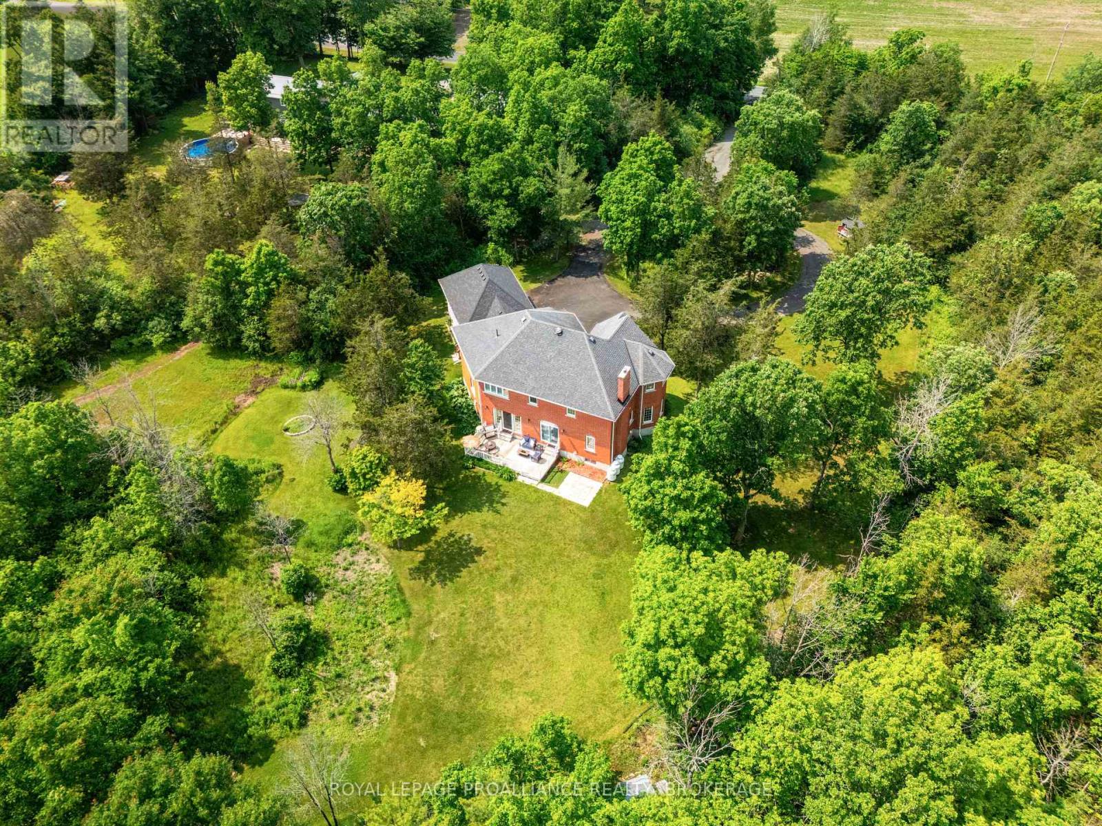 946 BRIDGE STREET W