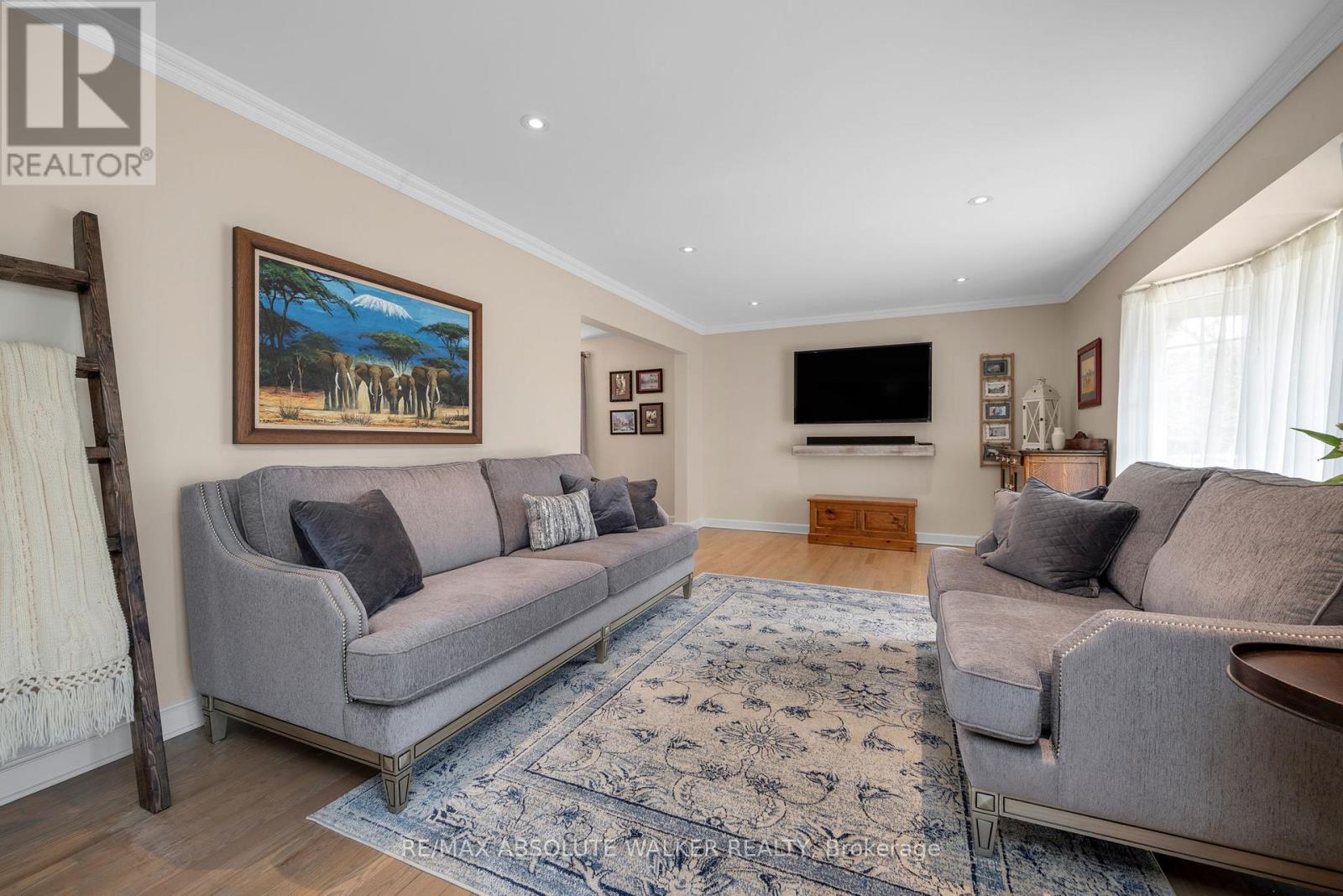 21 PATTERMEAD CRESCENT