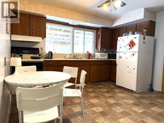 1436 Robson Crescent SE