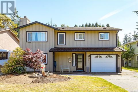 629 Evans Dr Colwood BC V9B5E4