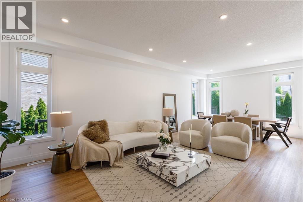 916 STEEPLERIDGE Court