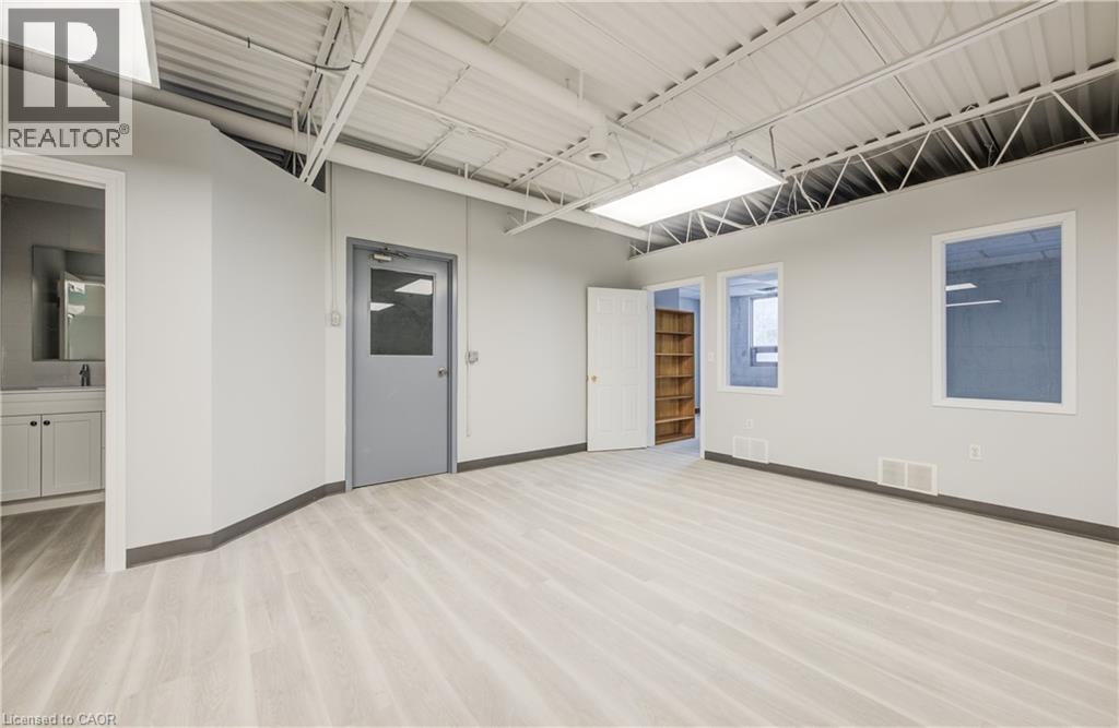 1033 PATTULLO Avenue Unit# 8 Upper