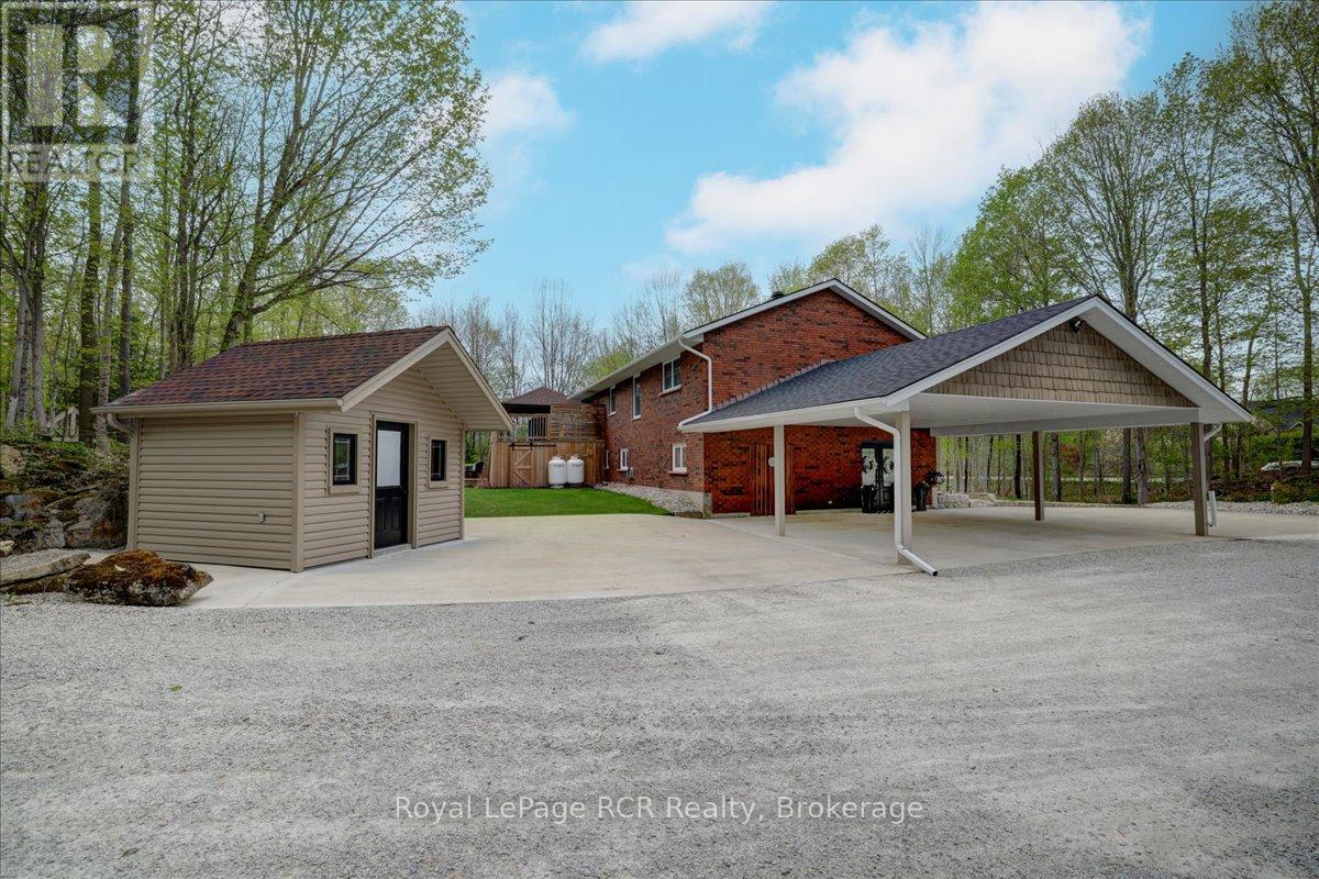 103488 GREY 18 ROAD