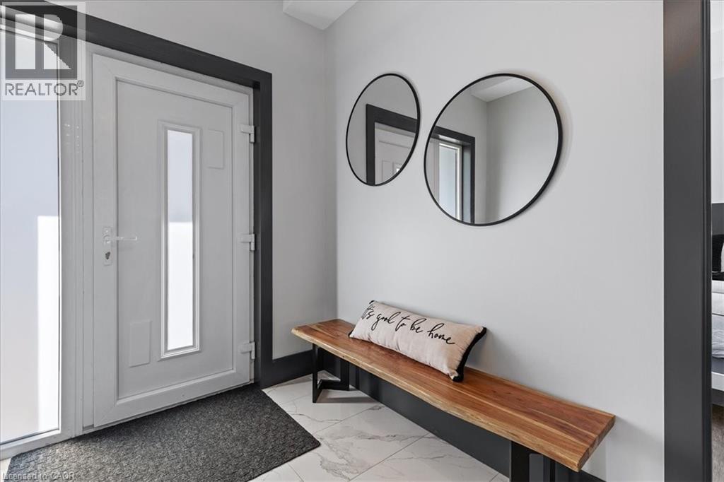 404 MONTROSE Street N