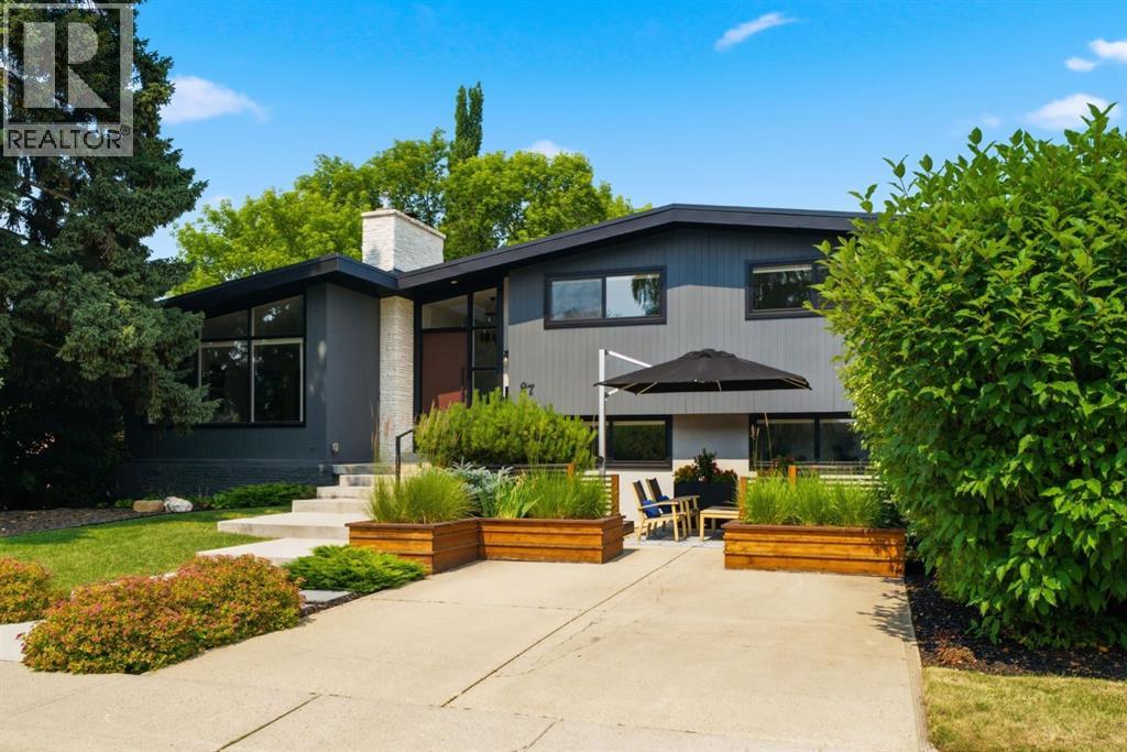 97 Chinook Drive SW