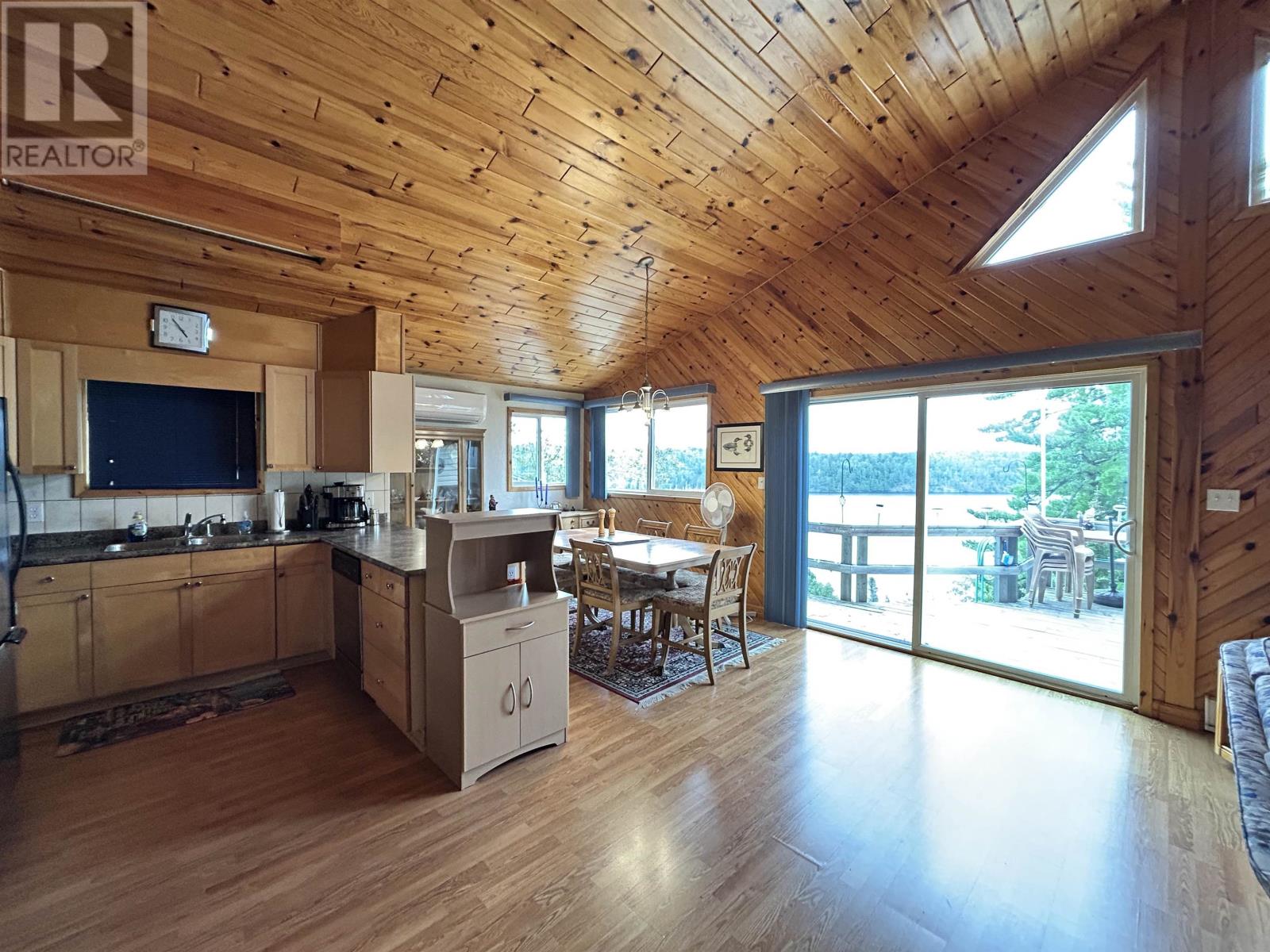 44 Bigstone Bay Lodge