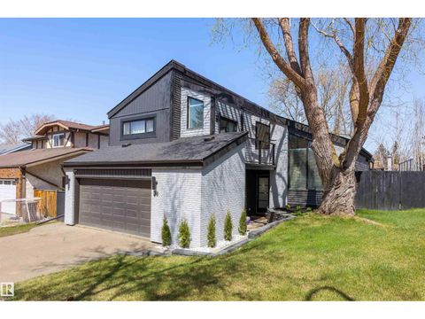 38 WOODCREST AV St. Albert AB T8N3H5
