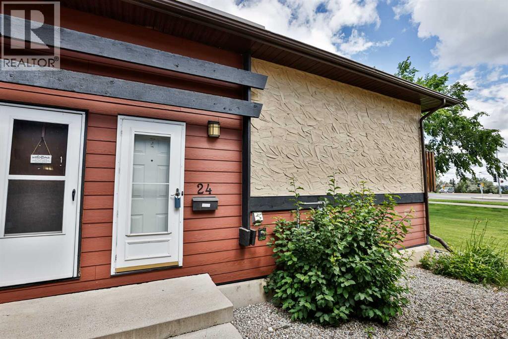 24, 5 Acadia Road W