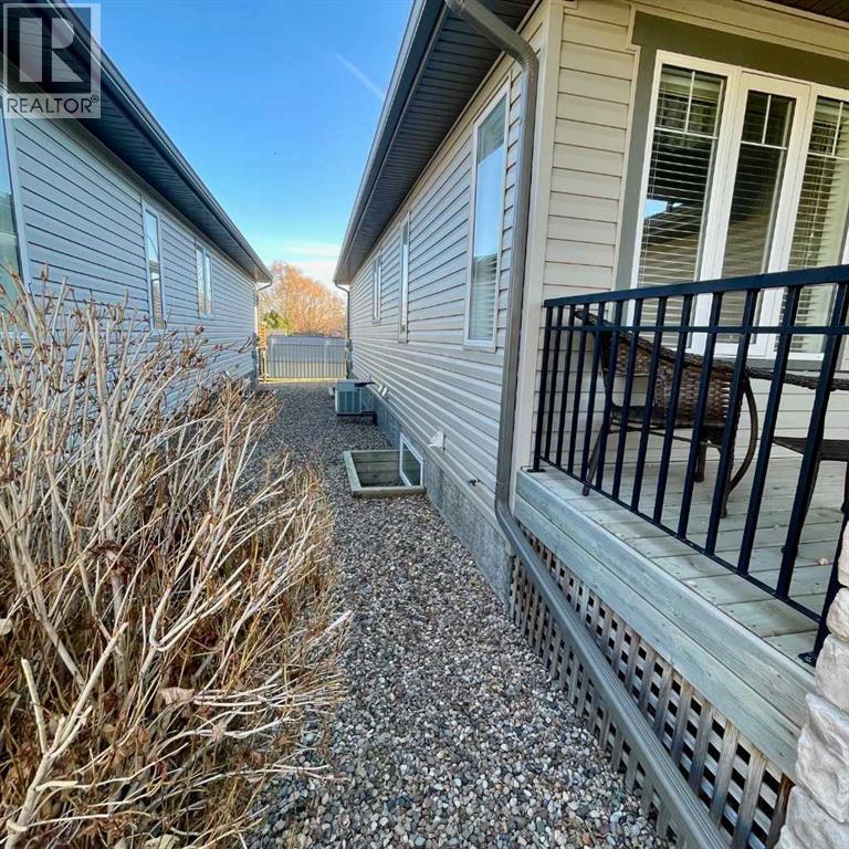 25, 284 Cougar Way N