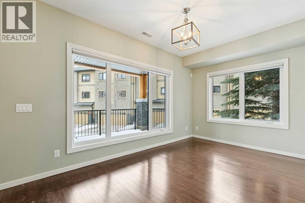 303 Valley Ridge Manor NW