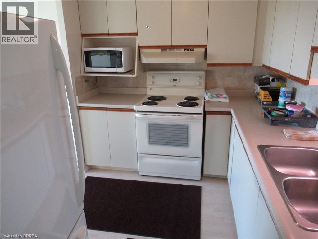421 FAIRVIEW Drive Unit# 401
