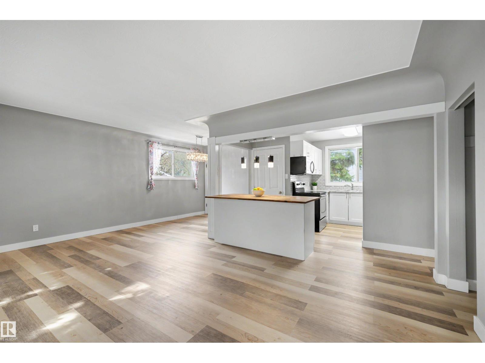 12423 135 ST NW