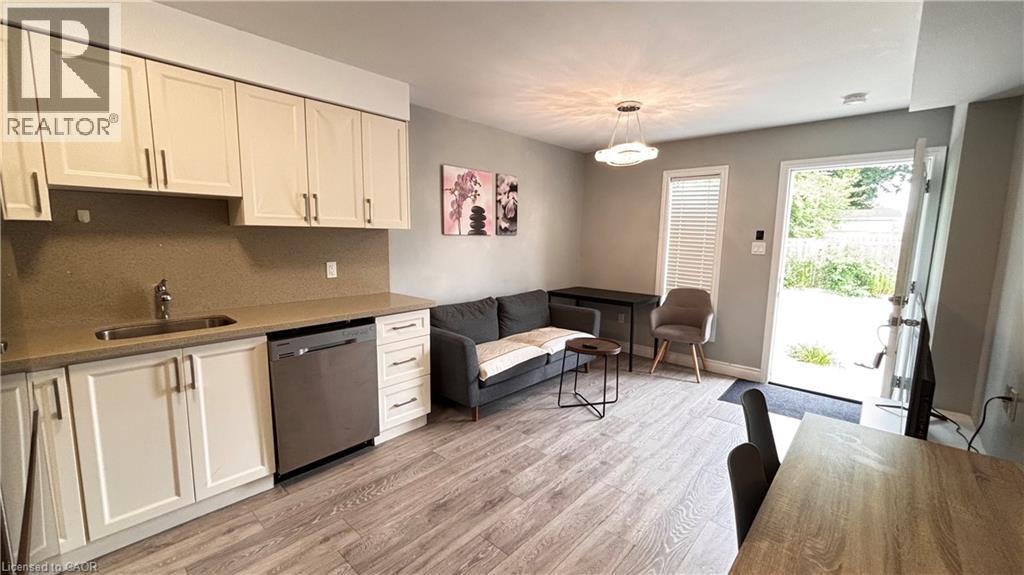 122 COURTLAND Avenue E Unit# 14