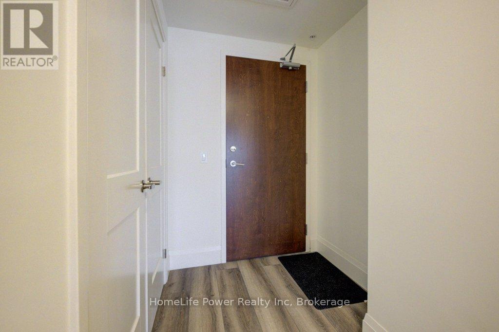 1810 - 108 GARMENT STREET