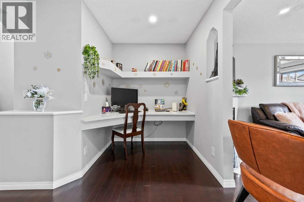 465 Panamount Boulevard NW