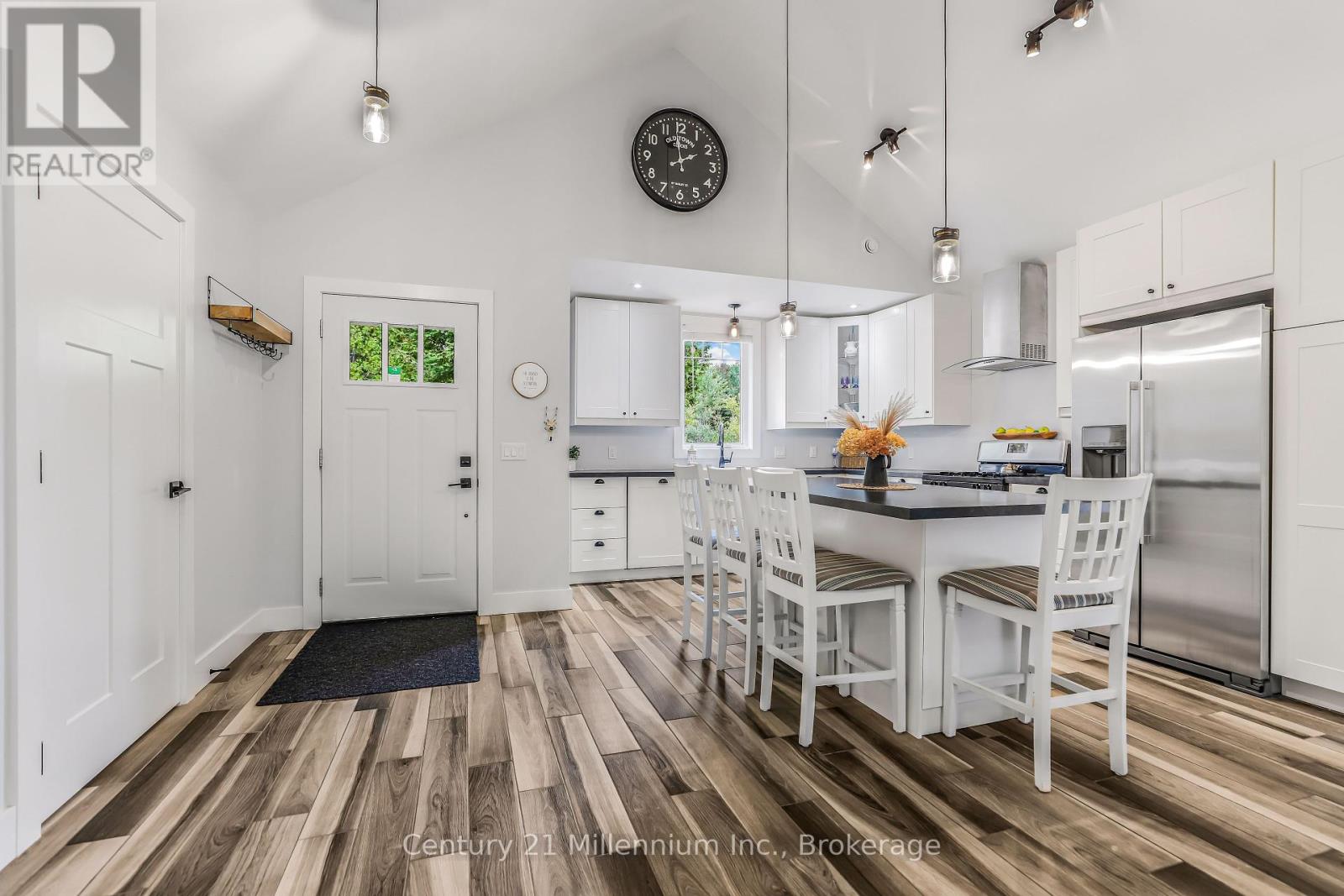 184 LAKEWOOD LANE